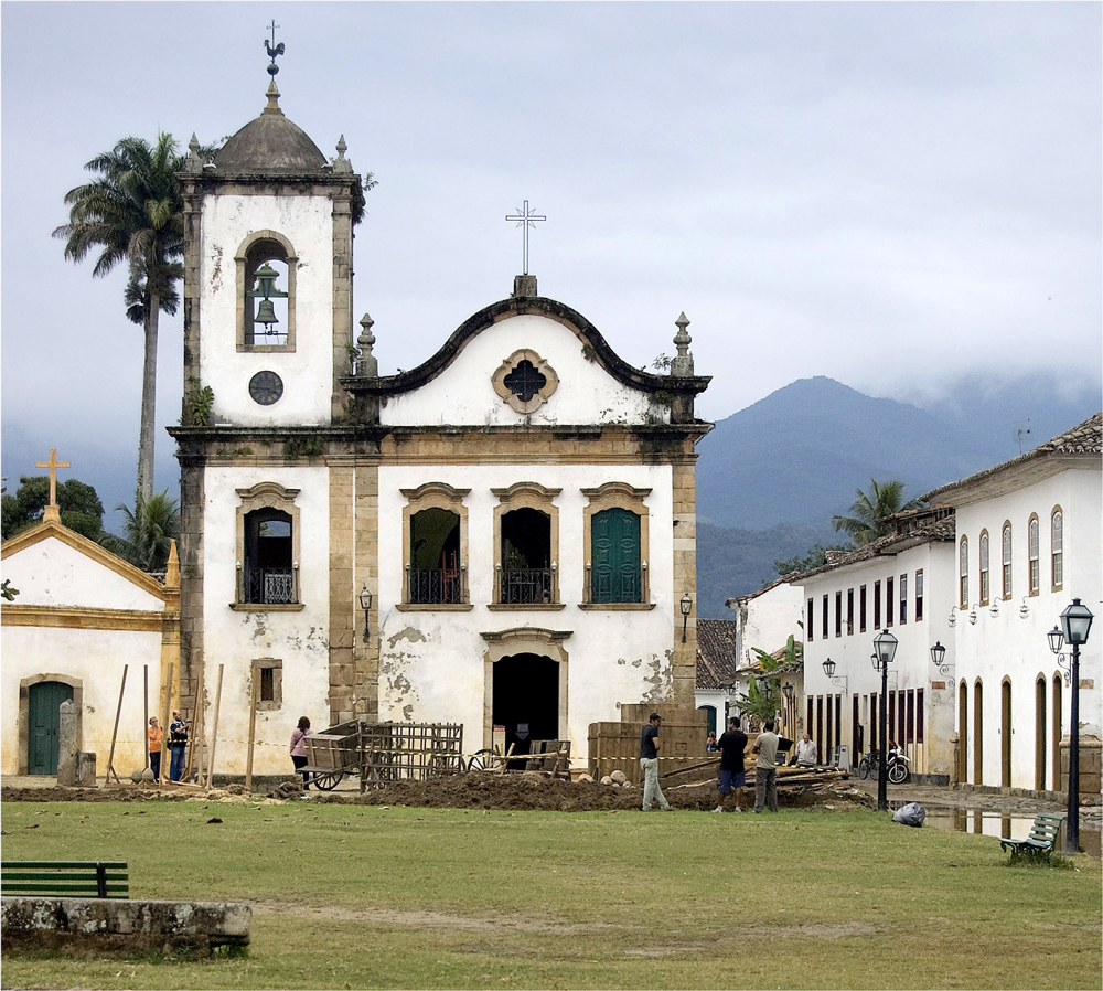 De malas prontas para Paraty