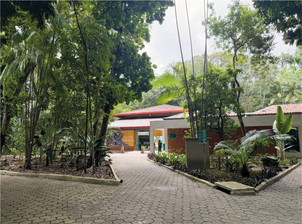 Em um passeio pelo Bosque da Ciência!